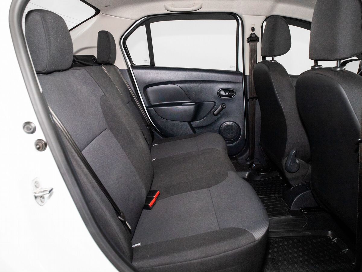 Renault Logan 2015 - фото автомобиля