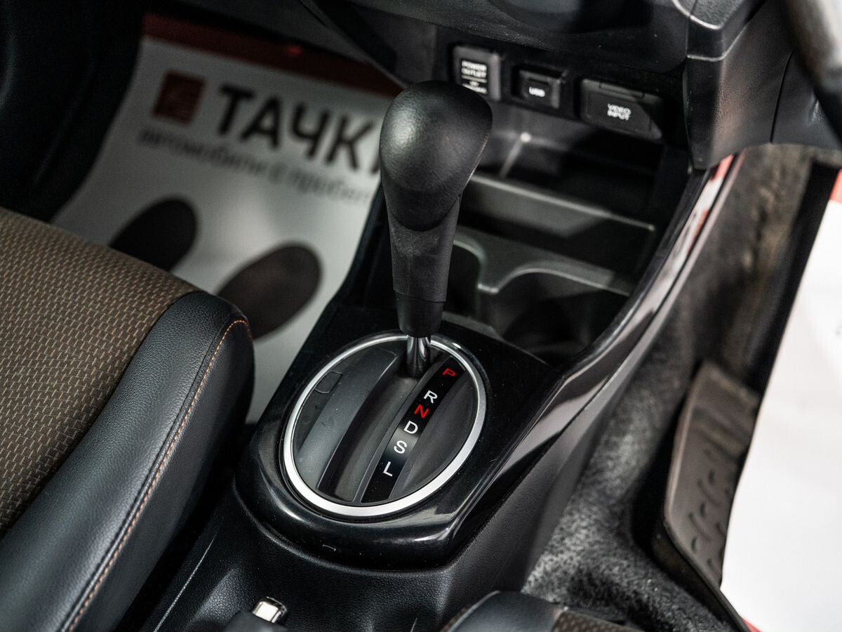 Honda Fit Shuttle 2011 - фото автомобиля