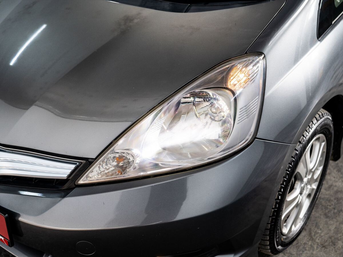 Honda Fit Shuttle 2011 - фото автомобиля