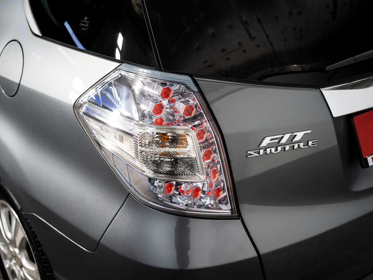 Honda Fit Shuttle 2011 - фото автомобиля