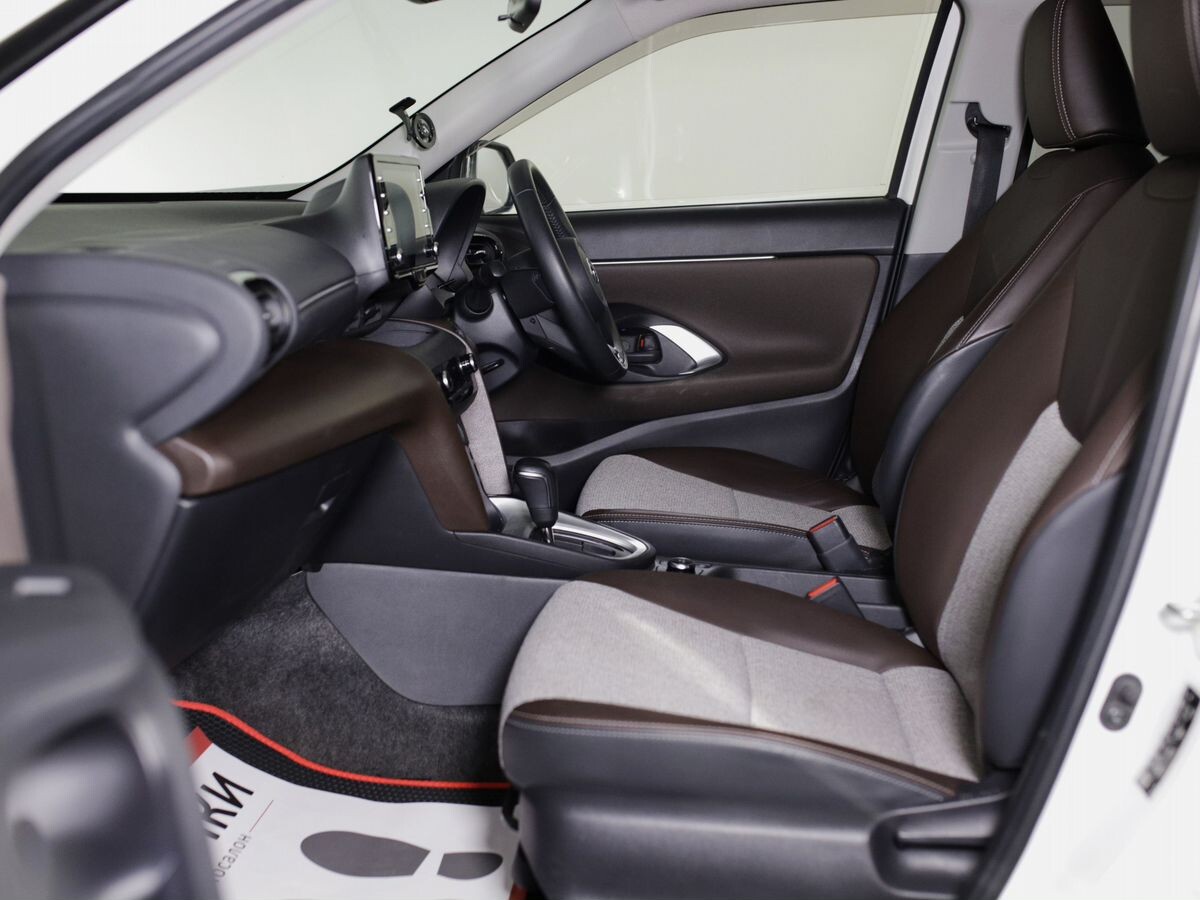 Toyota Yaris Cross 2021 - фото автомобиля