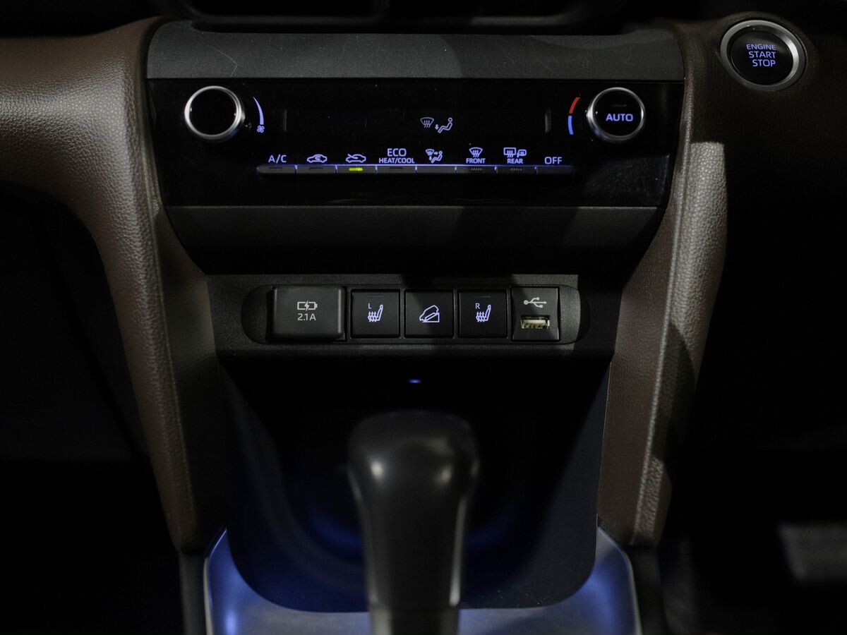 Toyota Yaris Cross 2021 - фото автомобиля