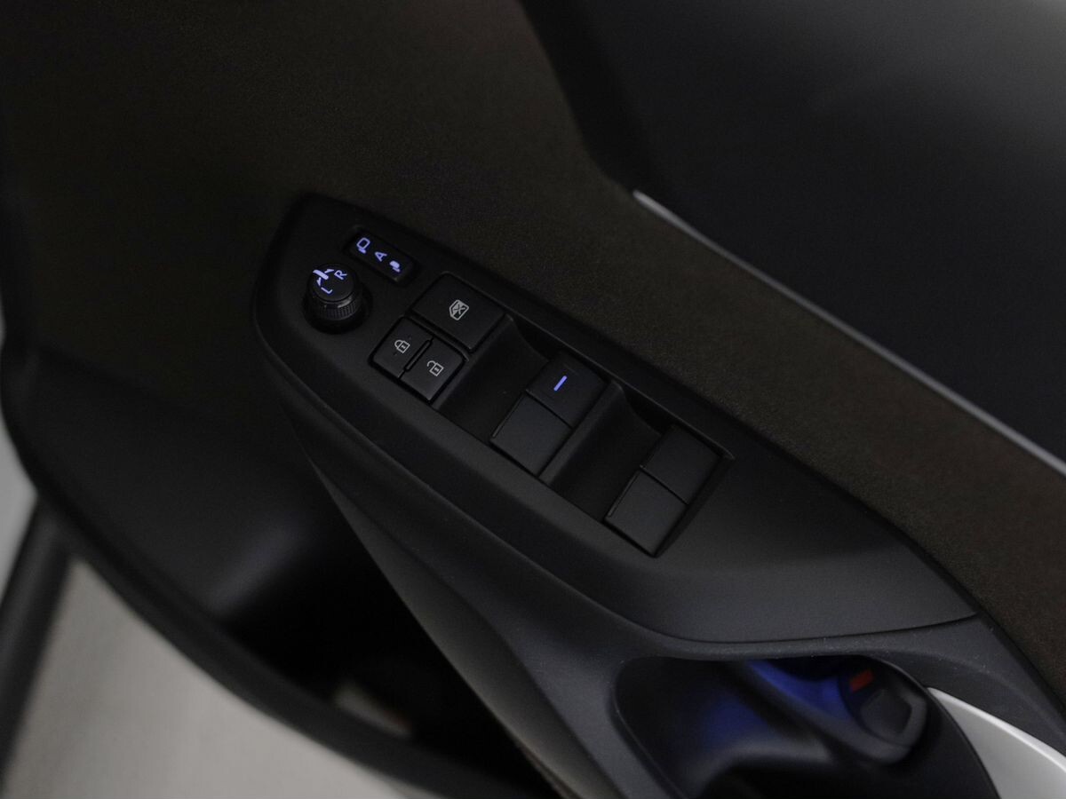 Toyota Yaris Cross 2021 - фото автомобиля