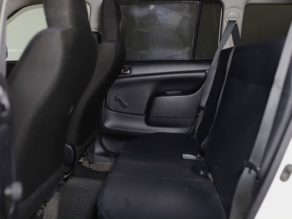 Toyota Succeed 2016 - фото автомобиля