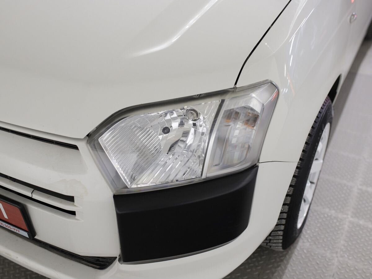 Toyota Succeed 2016 - фото автомобиля