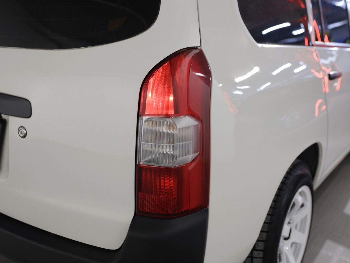 Toyota Succeed 2016 - фото автомобиля