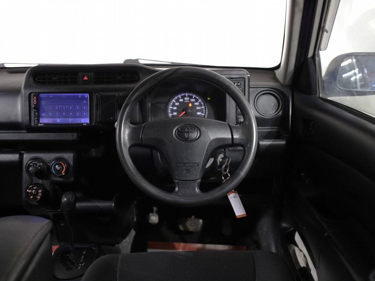 Toyota Succeed 2016 - фото автомобиля