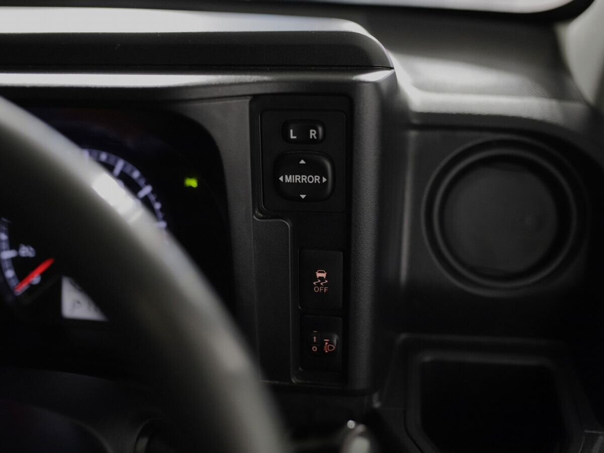 Toyota Succeed 2016 - фото автомобиля