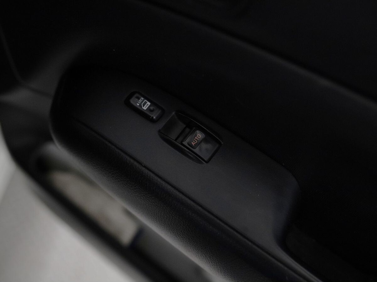 Toyota Succeed 2016 - фото автомобиля