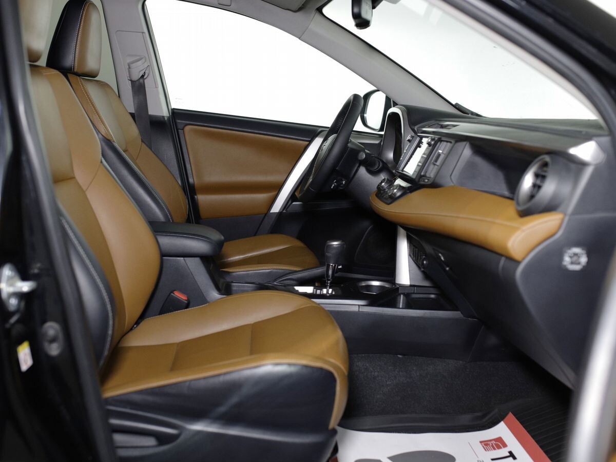 Toyota RAV4 2017 - фото автомобиля