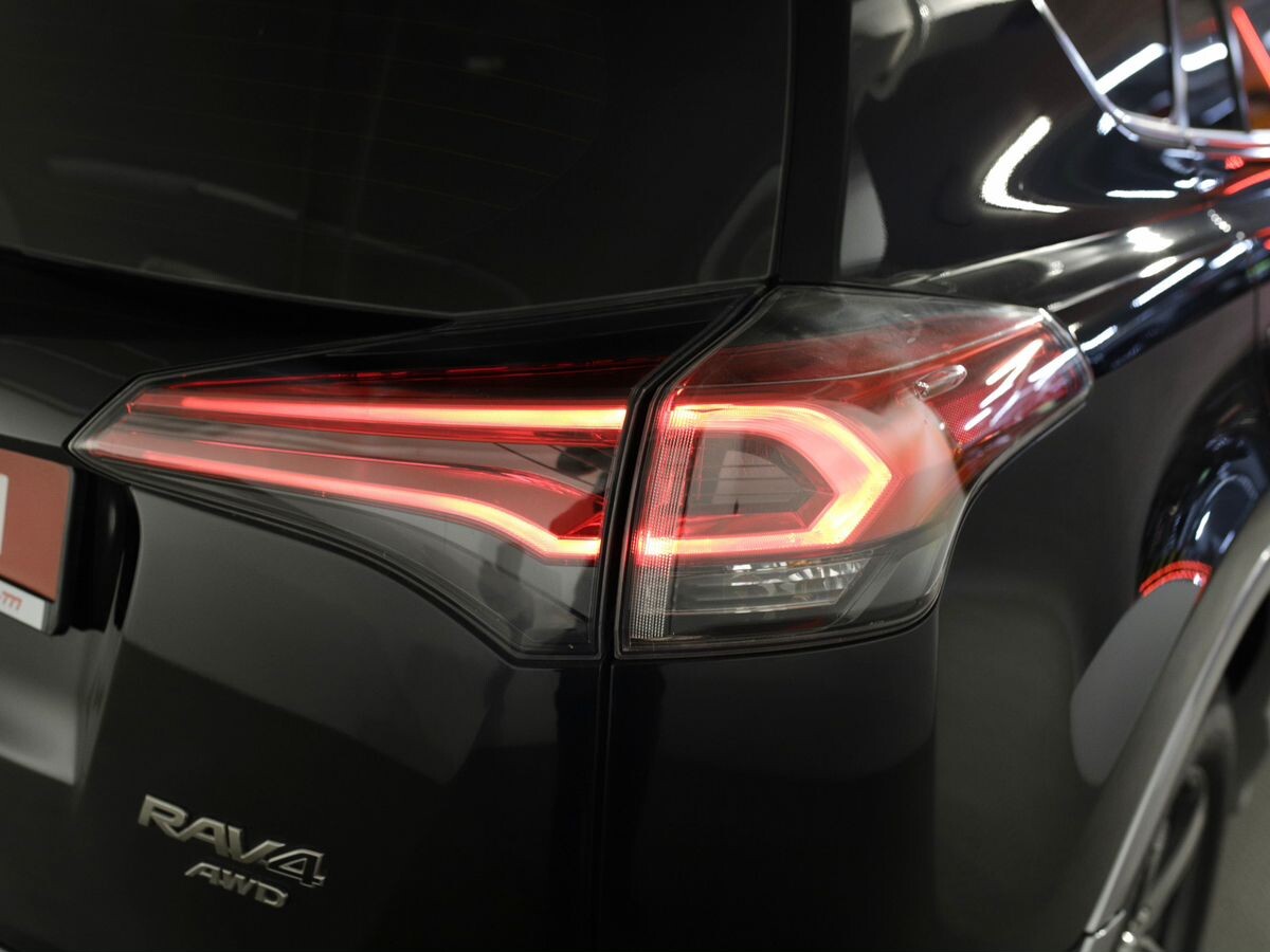 Toyota RAV4 2017 - фото автомобиля