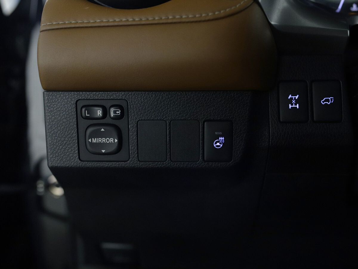 Toyota RAV4 2017 - фото автомобиля