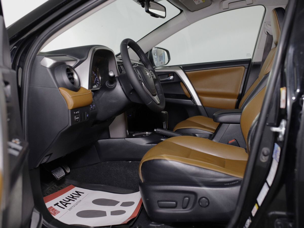 Toyota RAV4 2017 - фото автомобиля