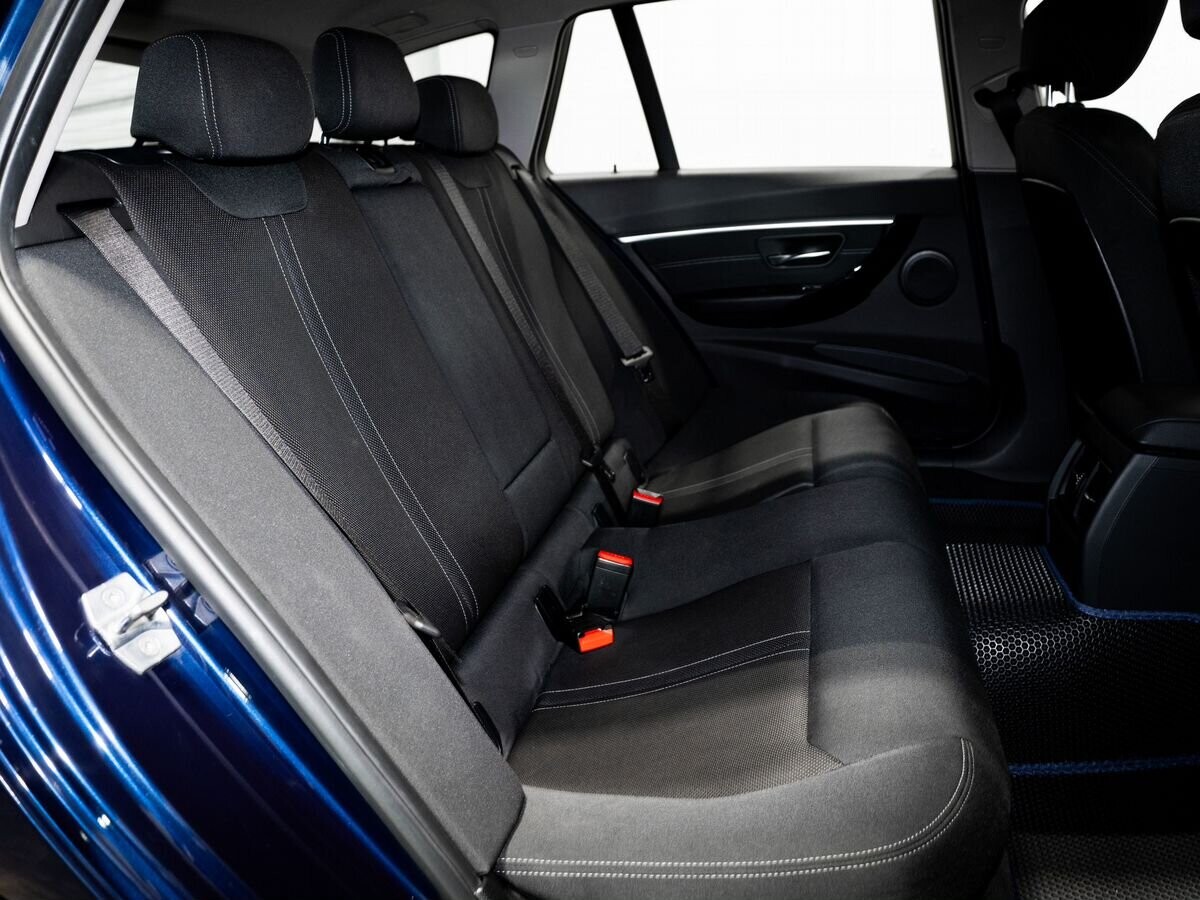 BMW 3 серии 2017 - фото автомобиля