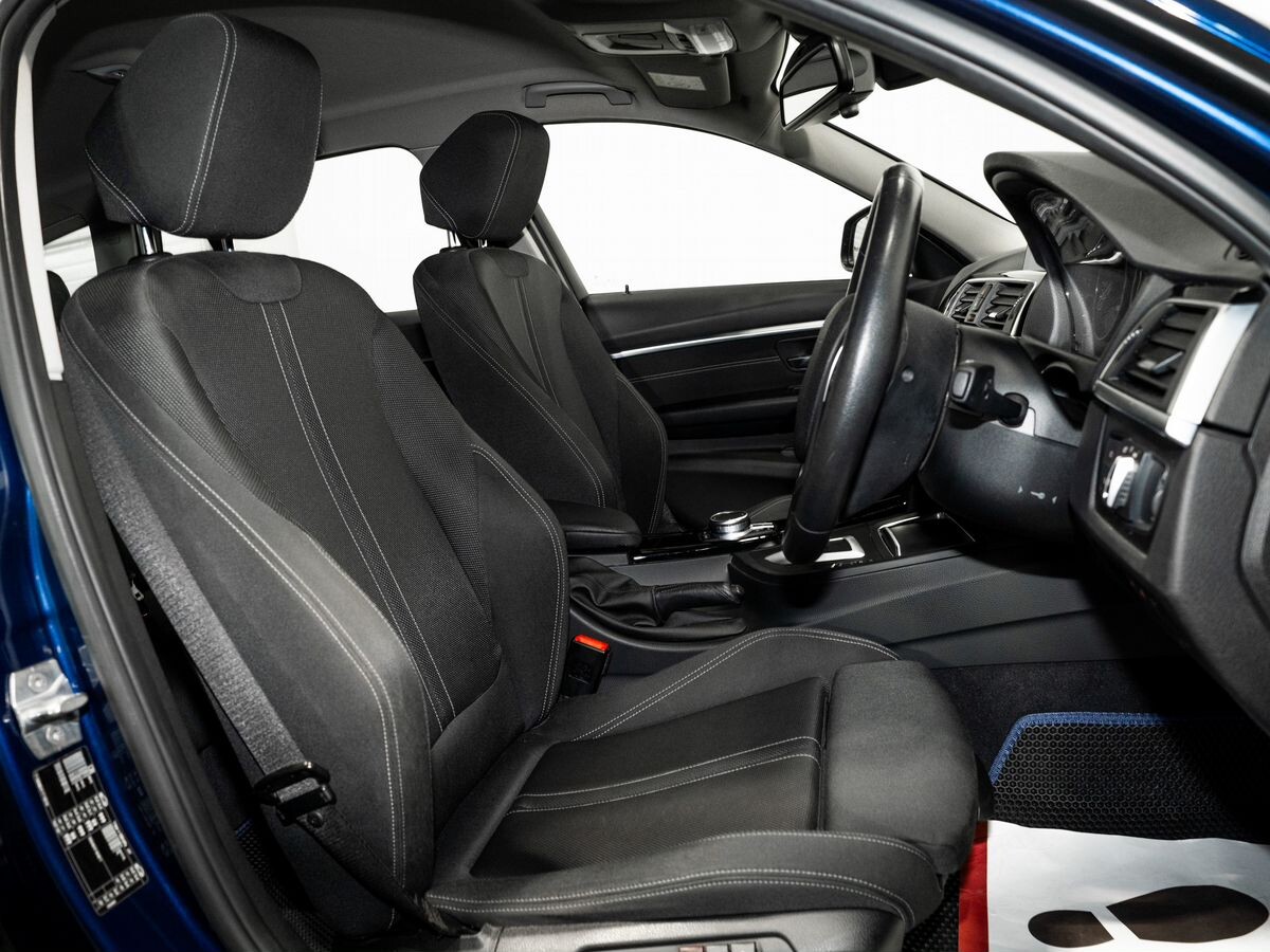 BMW 3 серии 2017 - фото автомобиля