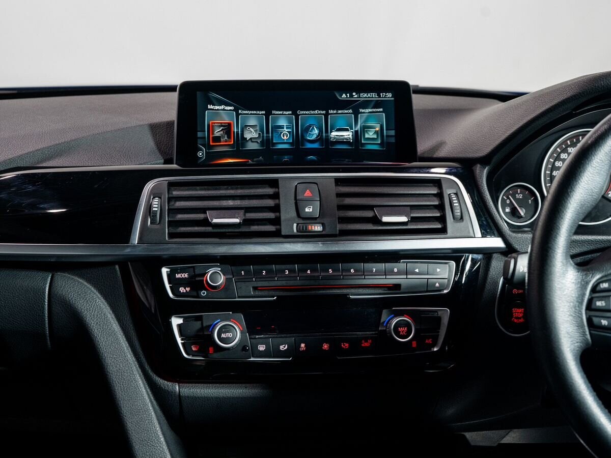 BMW 3 серии 2017 - фото автомобиля