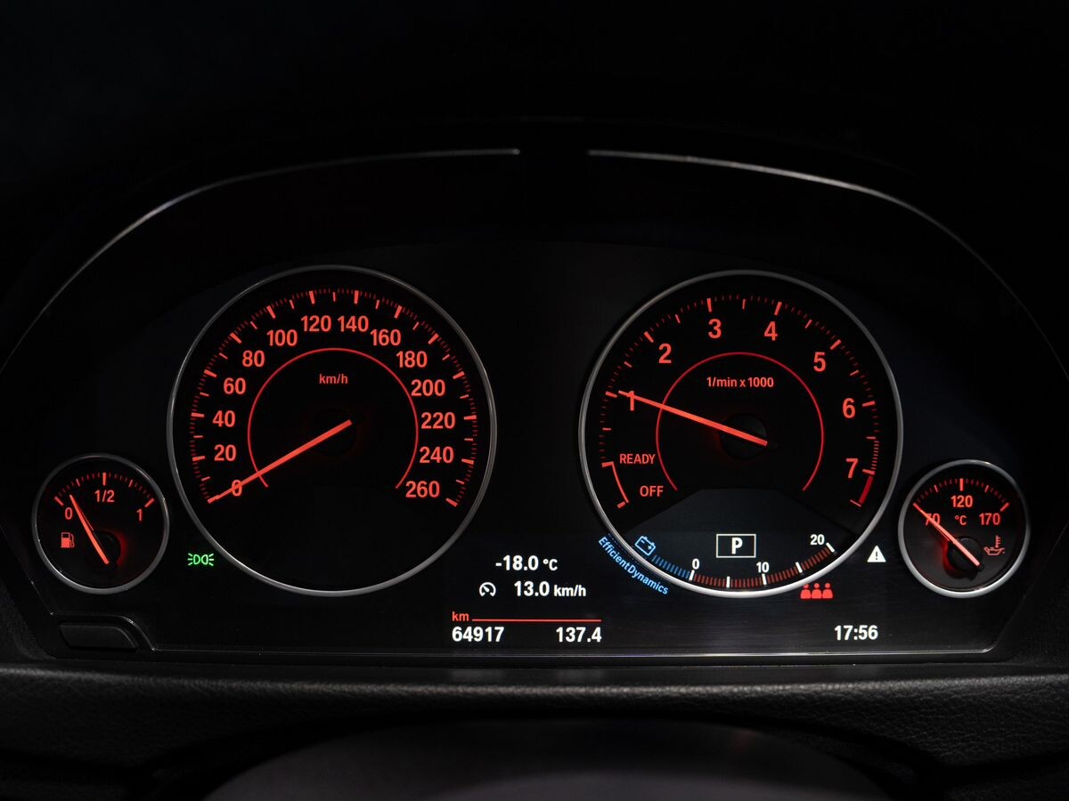 BMW 3 серии 2017 - фото автомобиля