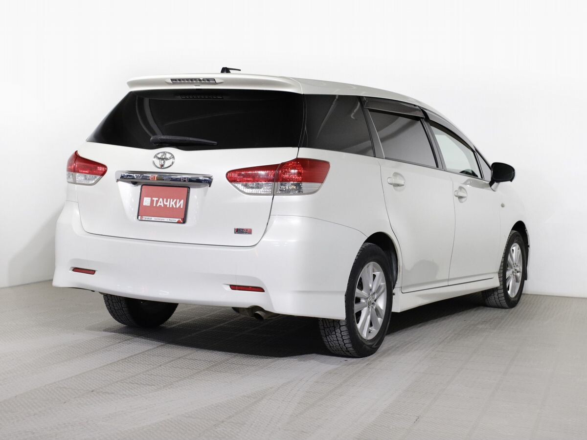 Toyota Wish 2010 - фото автомобиля
