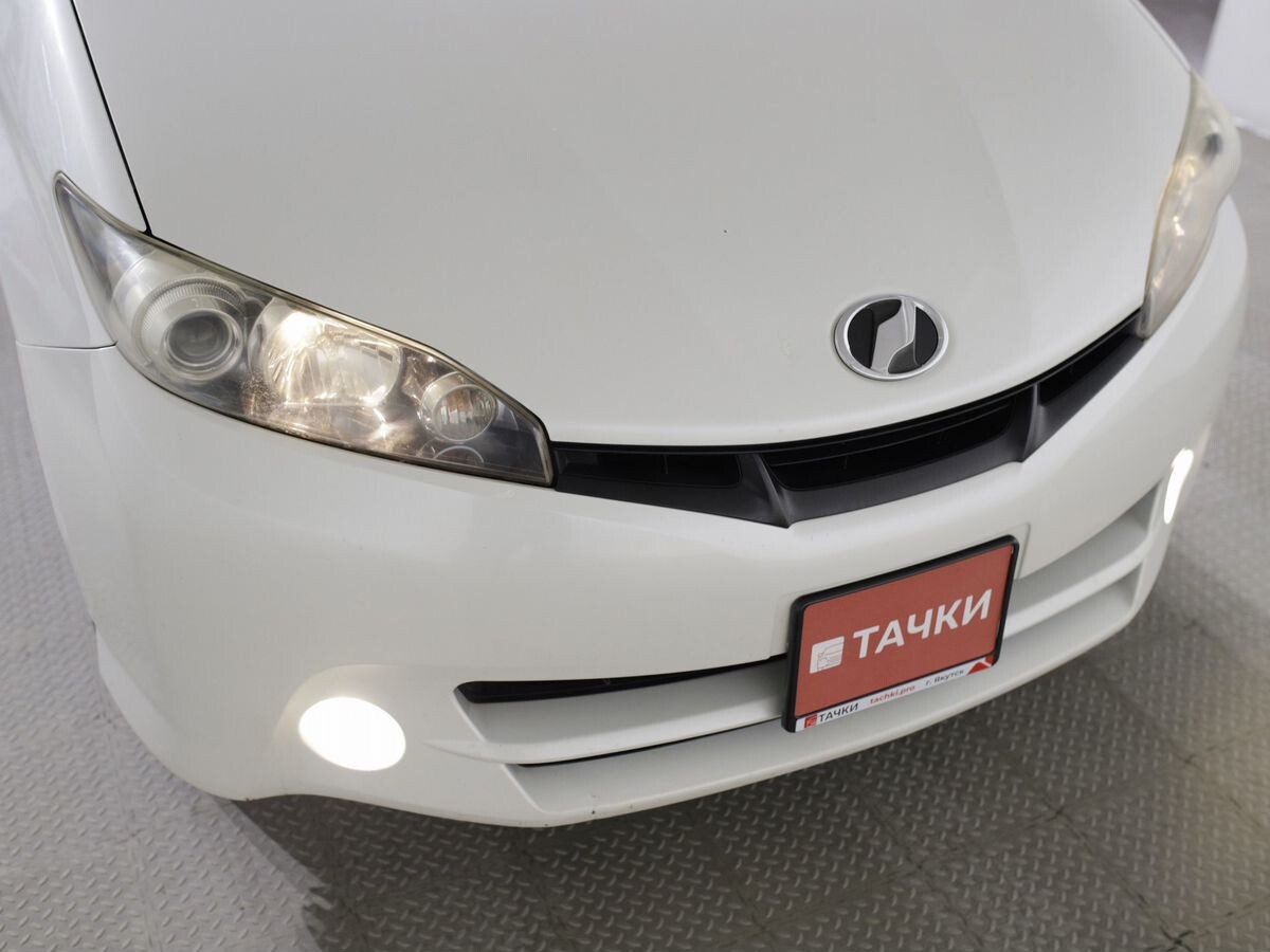 Toyota Wish 2010 - фото автомобиля