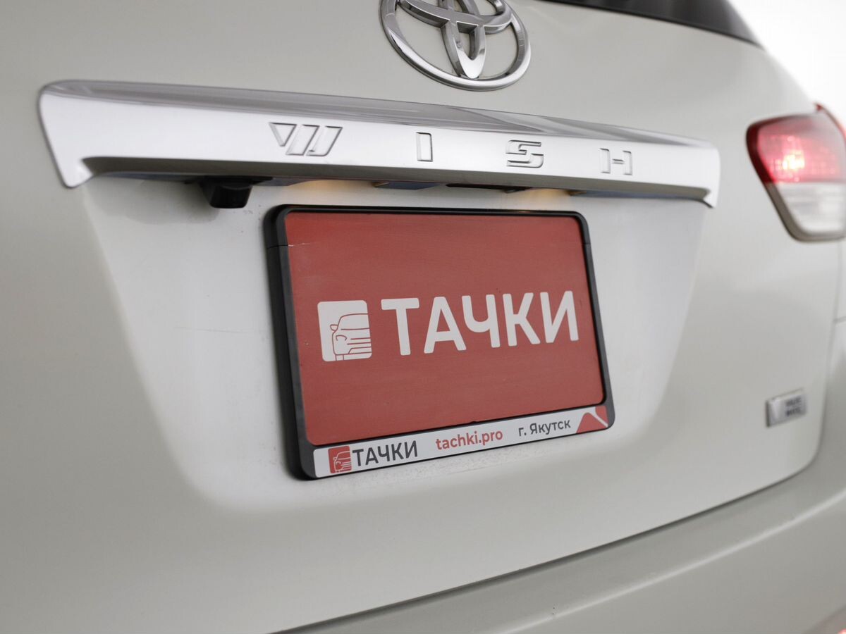 Toyota Wish 2010 - фото автомобиля