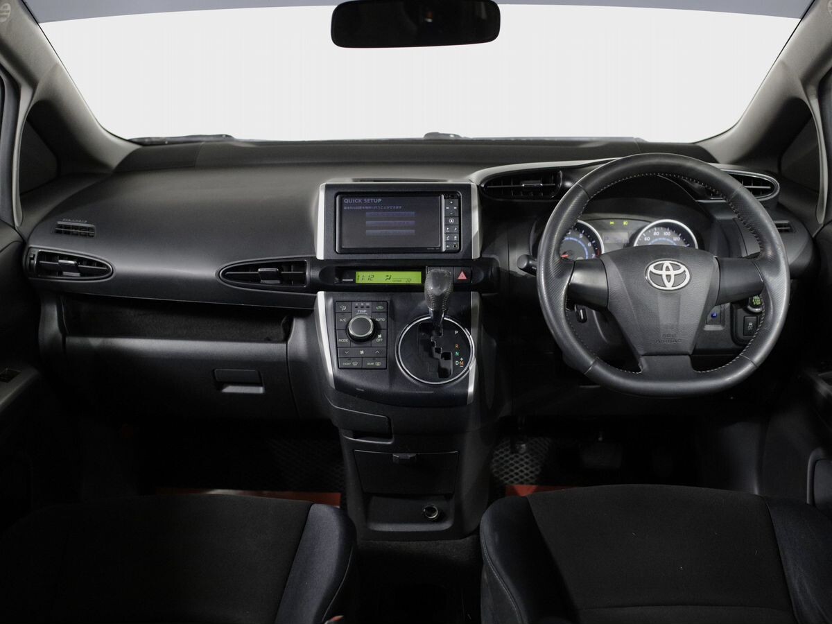 Toyota Wish 2010 - фото автомобиля