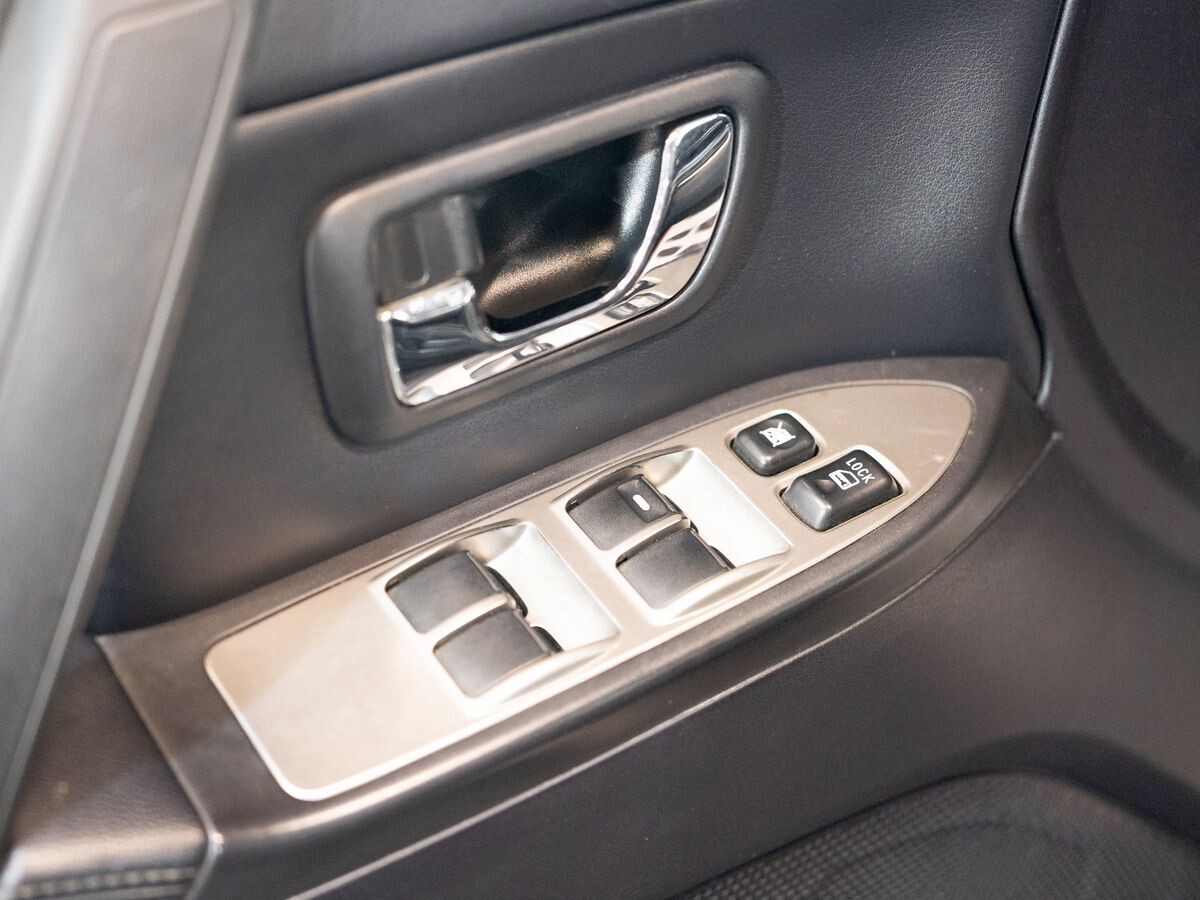 Mitsubishi Pajero 2011 - фото автомобиля