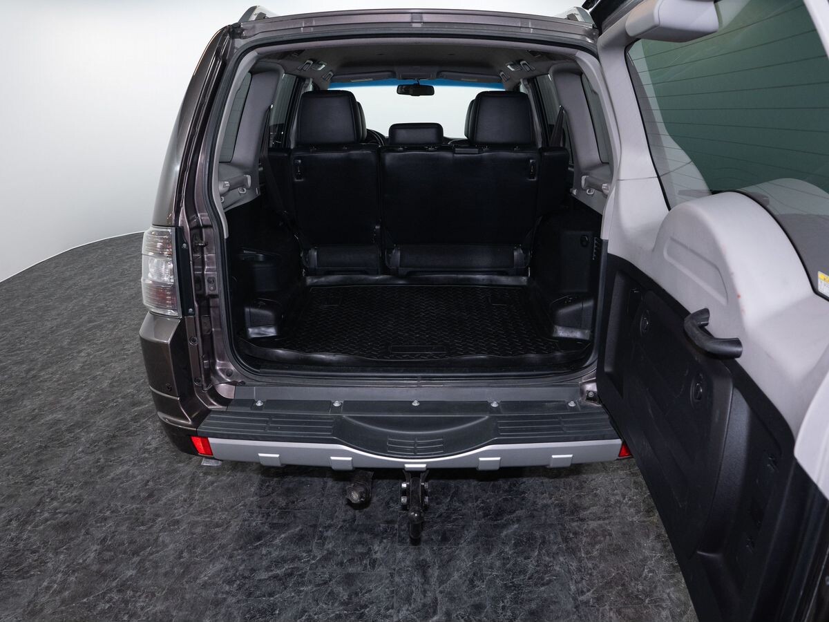 Mitsubishi Pajero 2011 - фото автомобиля