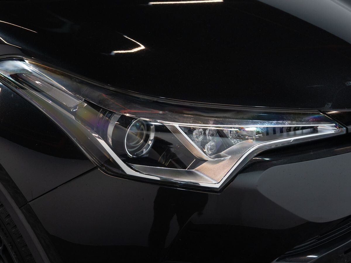 Toyota C-HR 2017 - фото автомобиля