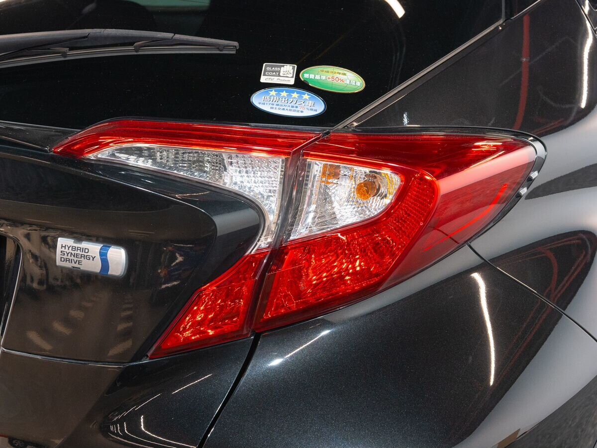 Toyota C-HR 2017 - фото автомобиля