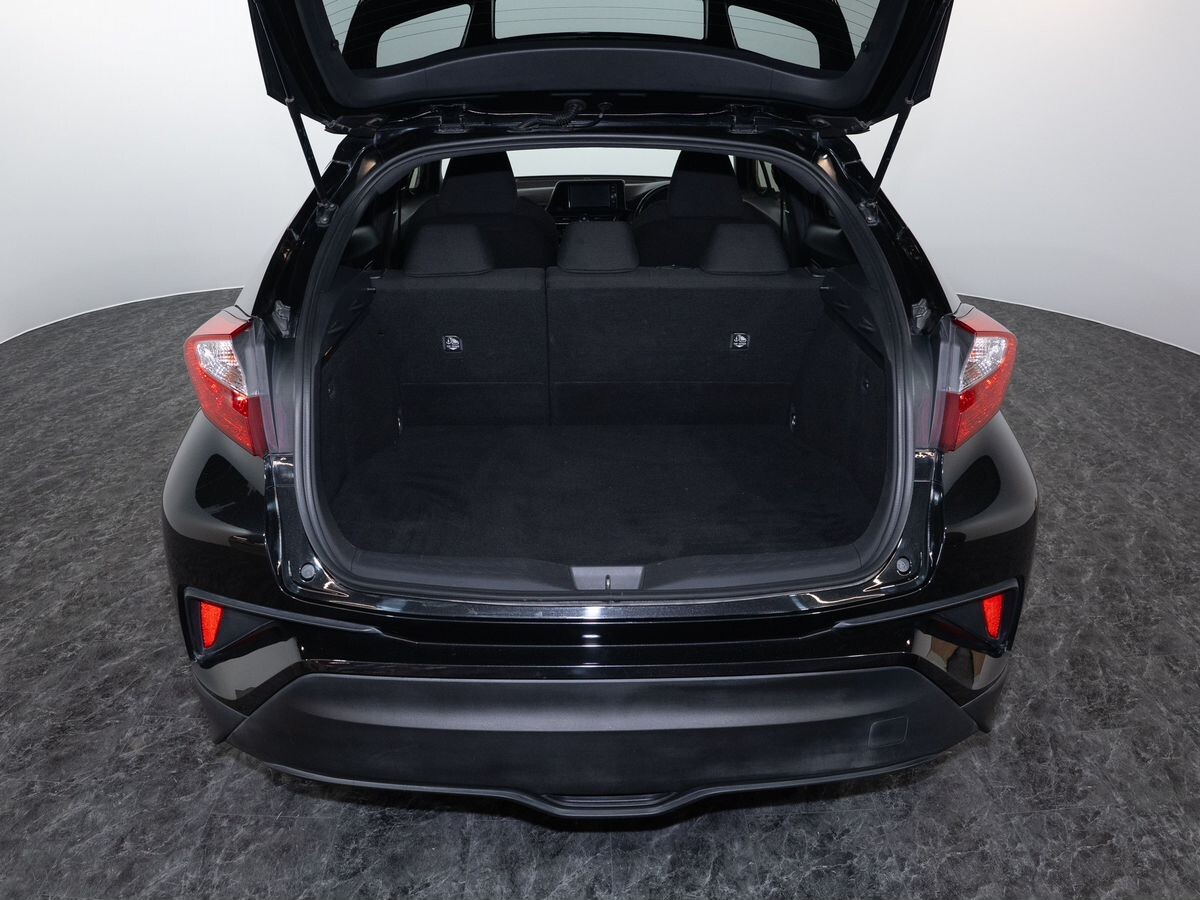 Toyota C-HR 2017 - фото автомобиля