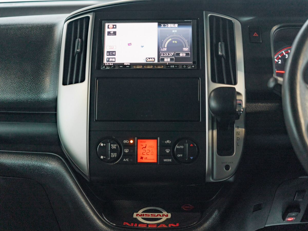 Nissan Serena 2010 - фото автомобиля