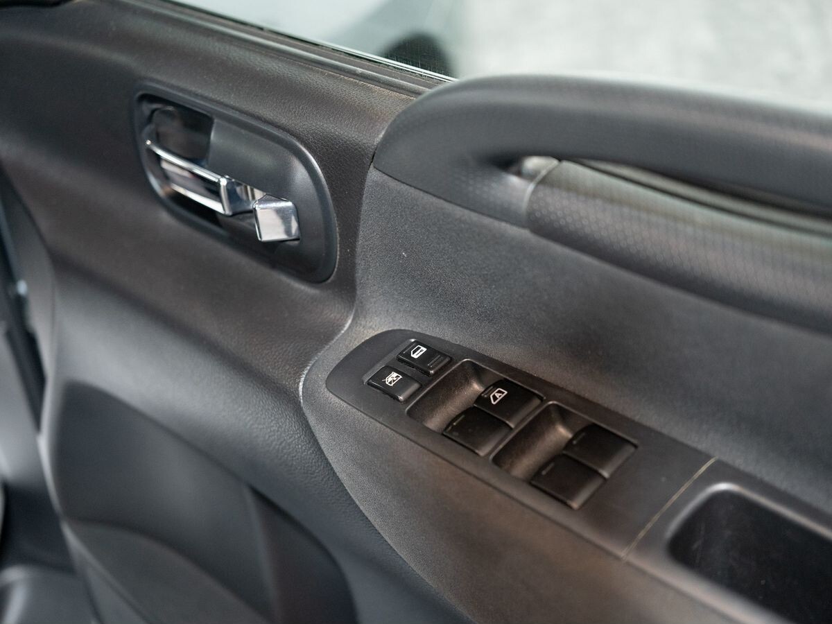 Nissan Serena 2010 - фото автомобиля