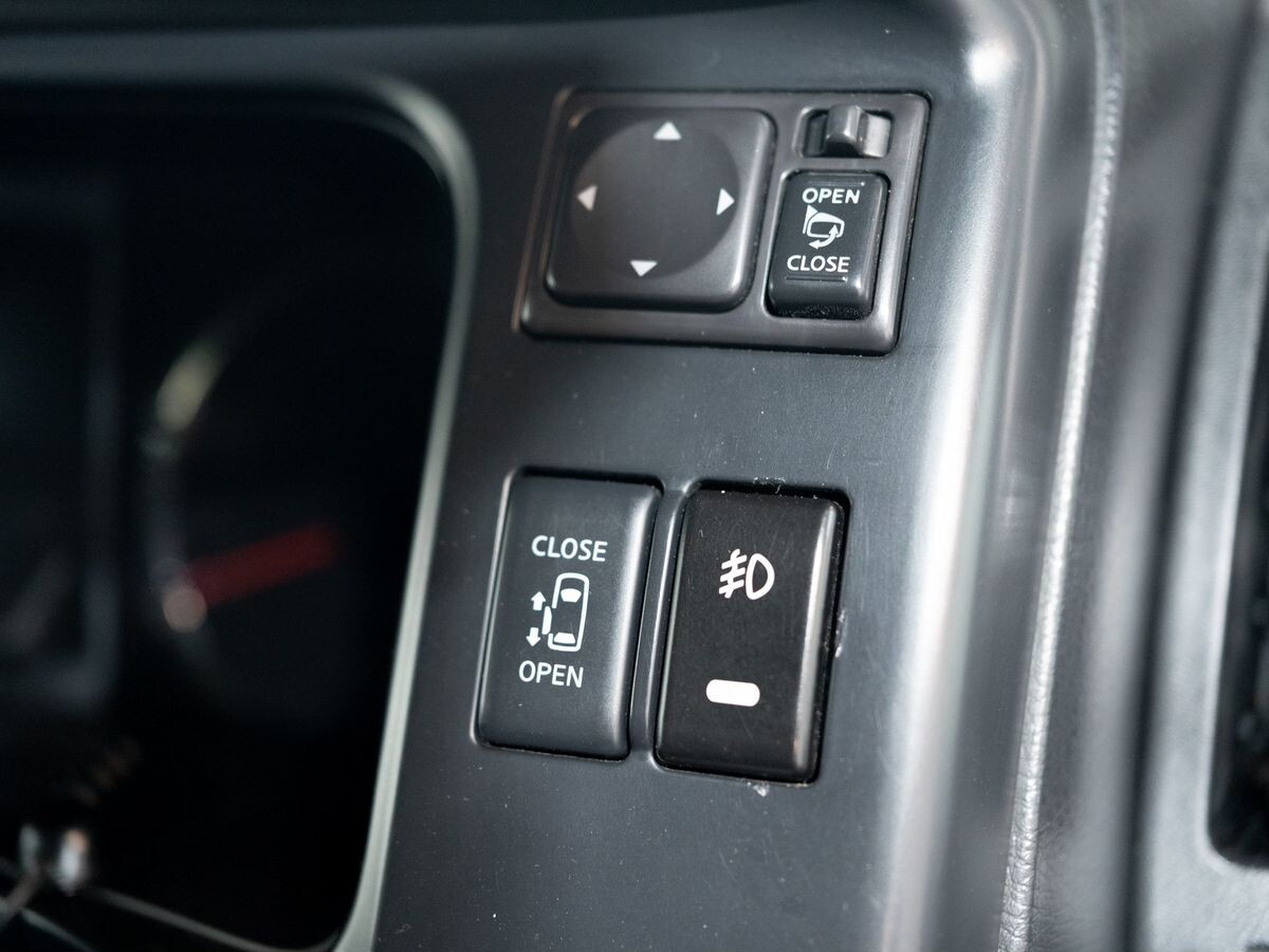 Nissan Serena 2010 - фото автомобиля