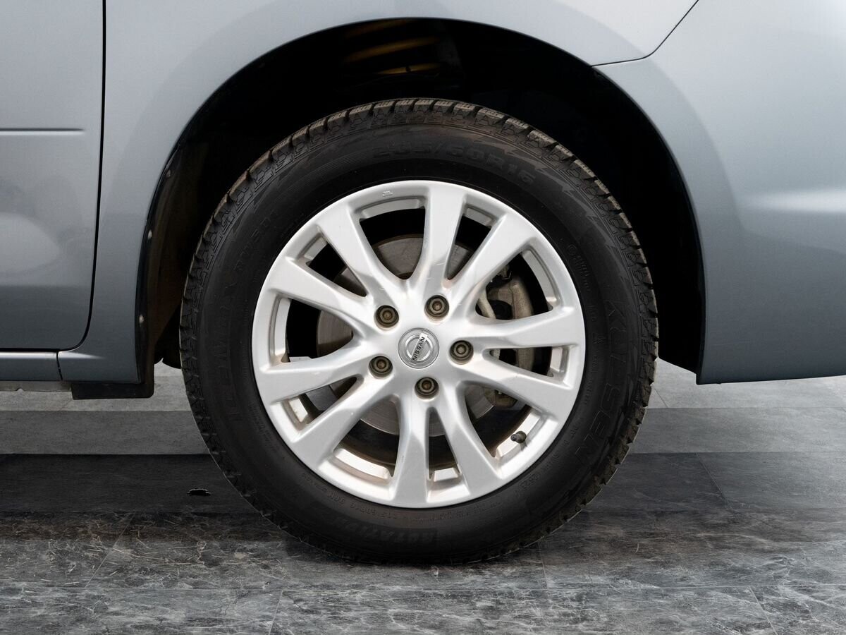 Nissan Serena 2010 - фото автомобиля