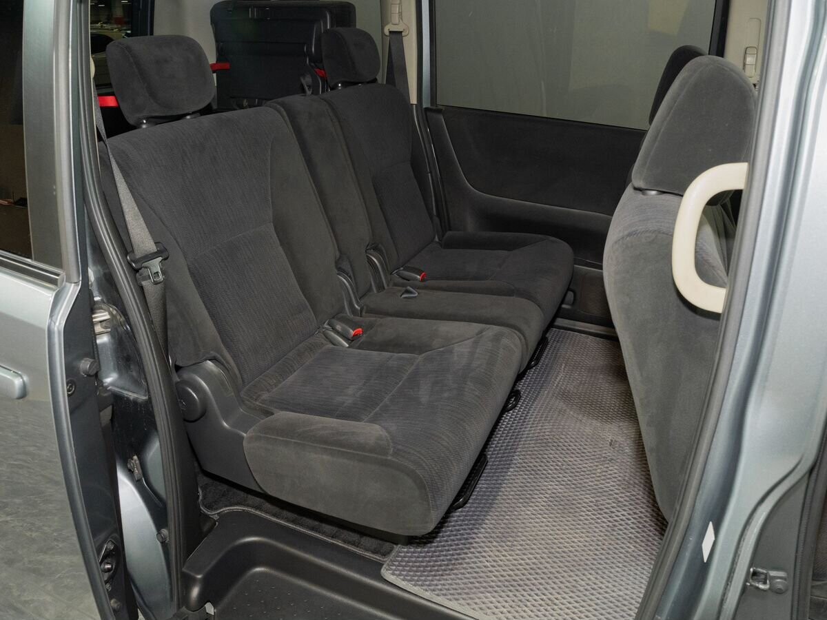 Nissan Serena 2010 - фото автомобиля