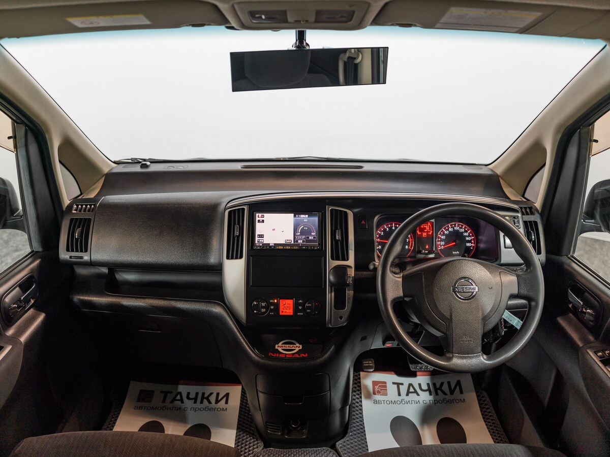 Nissan Serena 2010 - фото автомобиля