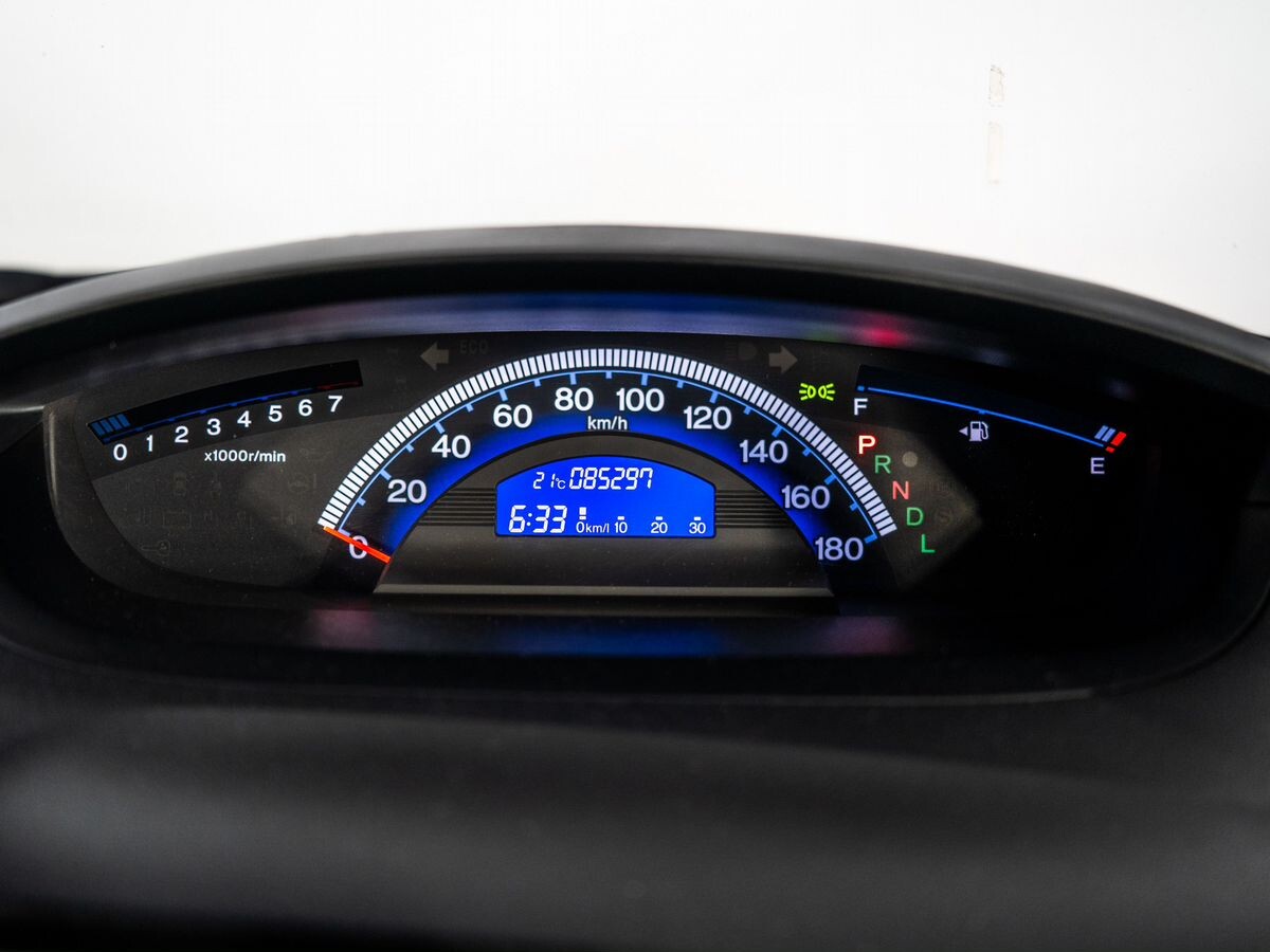 Honda Freed 2012 - фото автомобиля