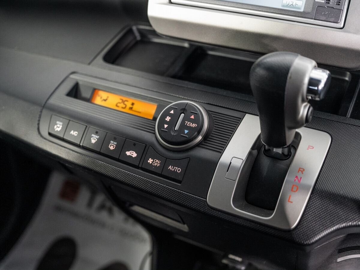 Honda Freed 2012 - фото автомобиля