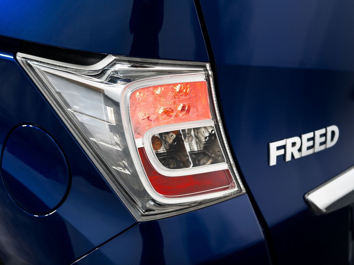 Honda Freed 2012 - фото автомобиля