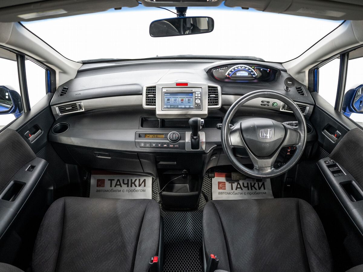 Honda Freed 2012 - фото автомобиля