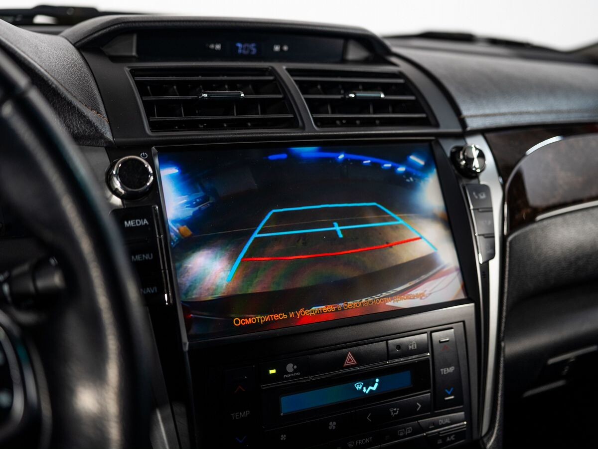 Toyota Camry 2017 - фото автомобиля