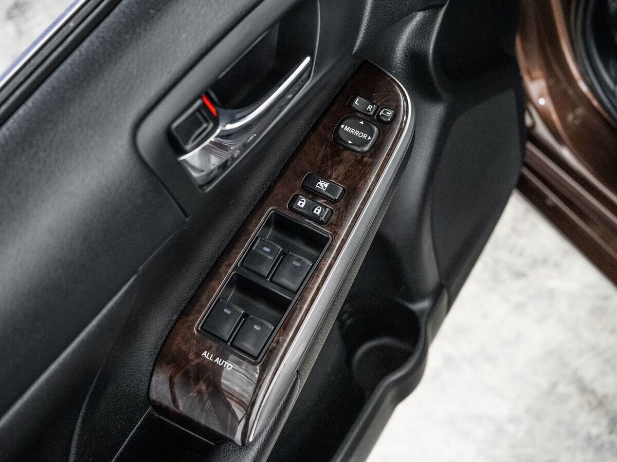 Toyota Camry 2017 - фото автомобиля