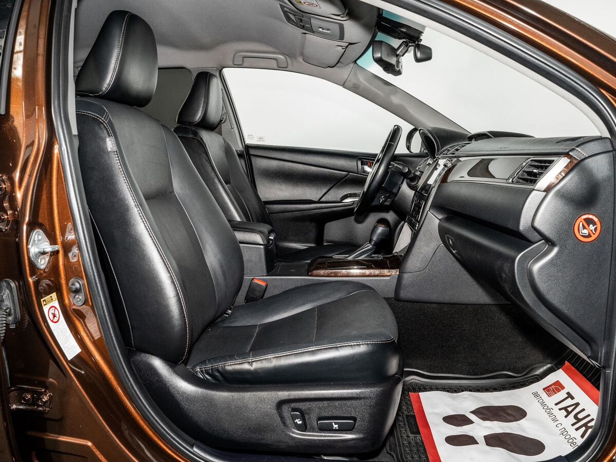 Toyota Camry 2017 - фото автомобиля