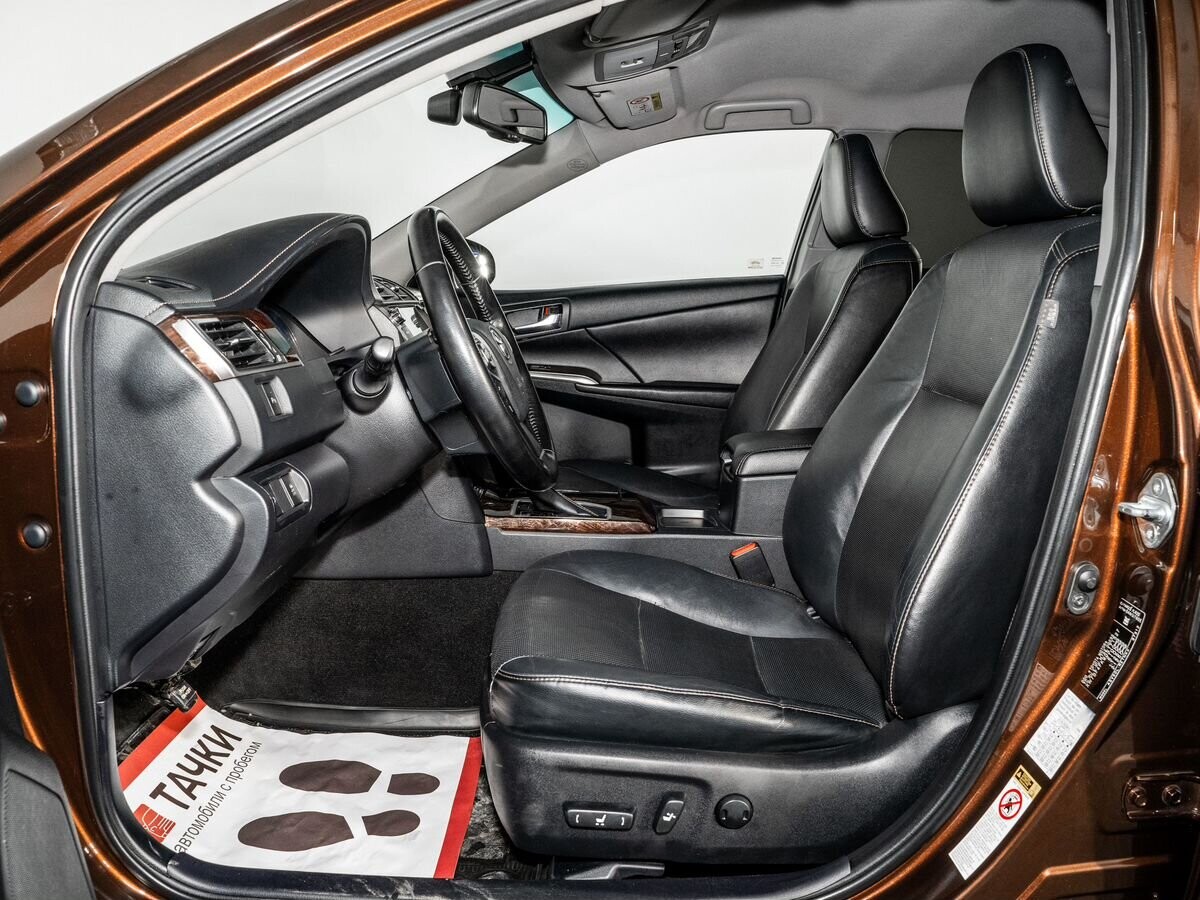 Toyota Camry 2017 - фото автомобиля