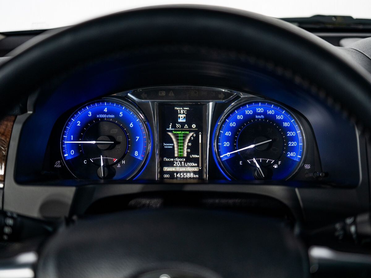 Toyota Camry 2017 - фото автомобиля