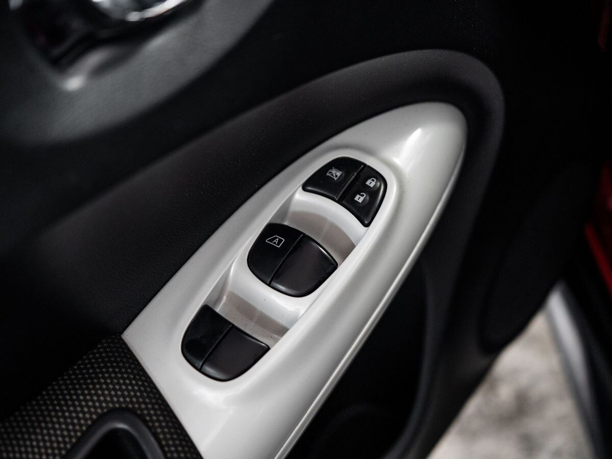 Nissan Juke 2017 - фото автомобиля