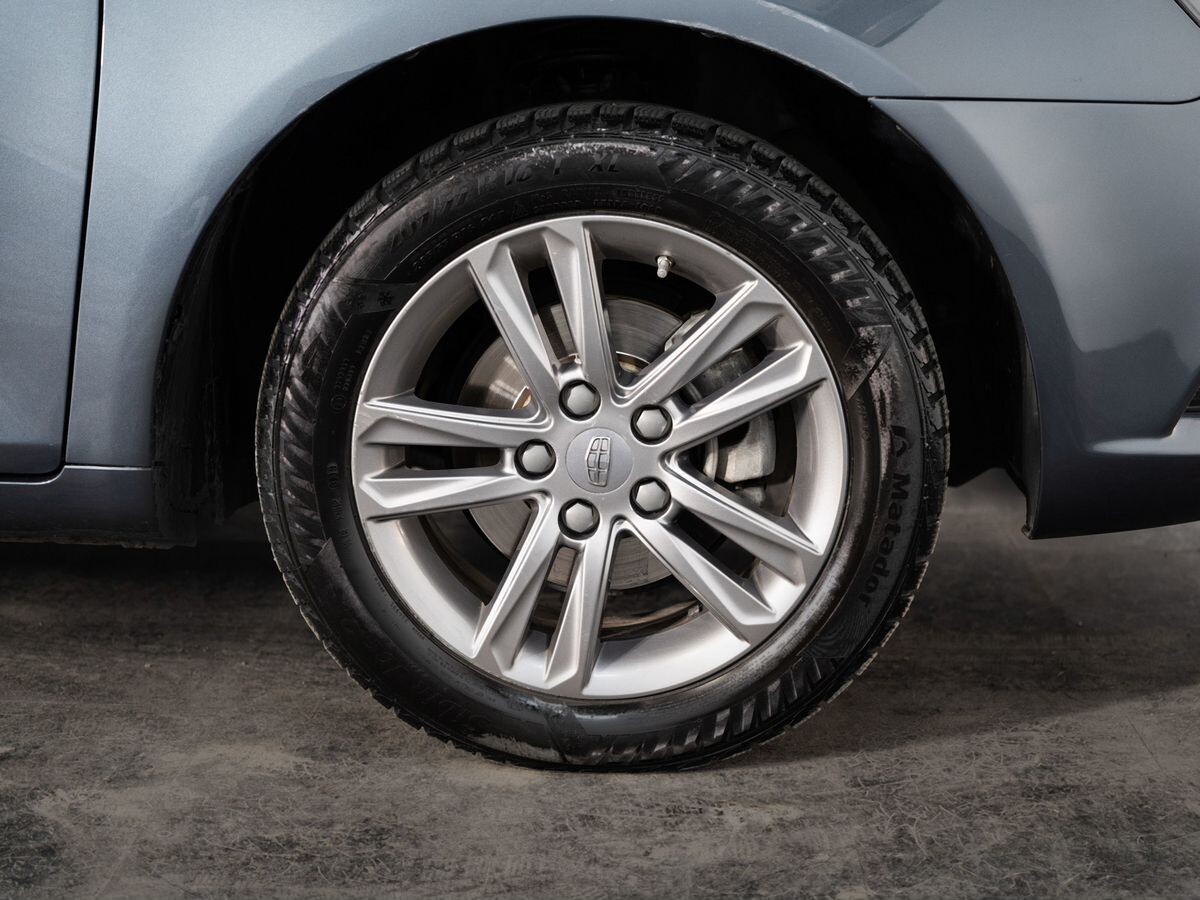 Geely Emgrand 7 2019 - фото автомобиля