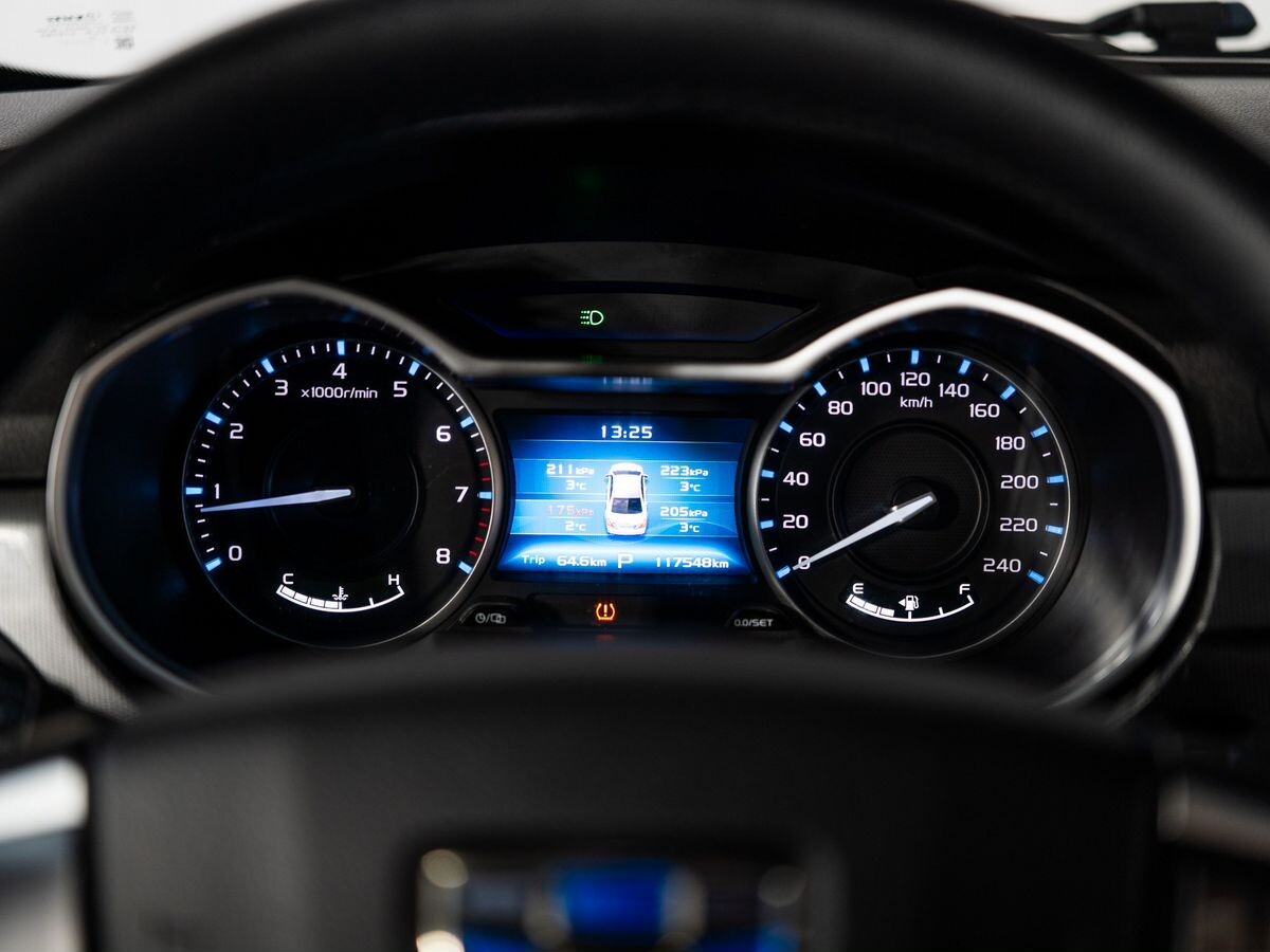 Geely Emgrand 7 2019 - фото автомобиля