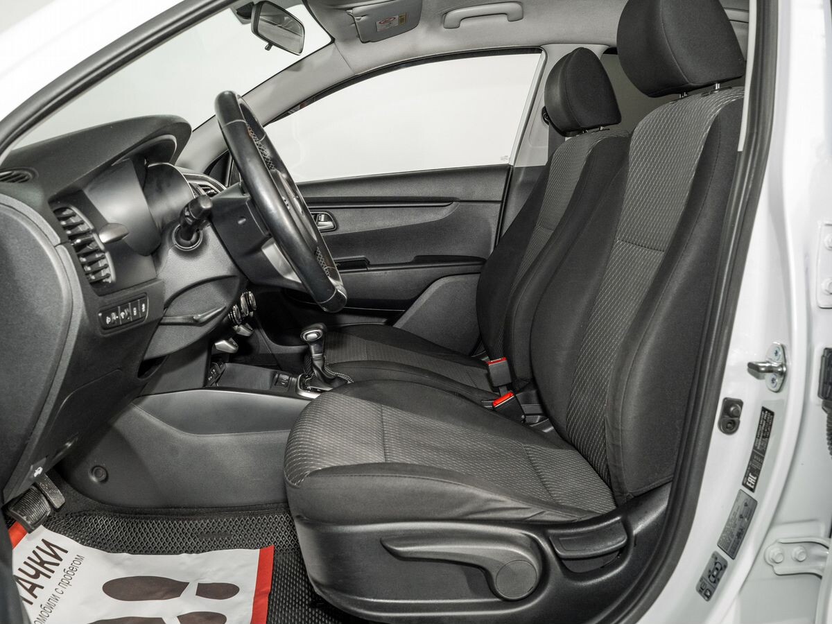 Kia Rio 2018 - фото автомобиля