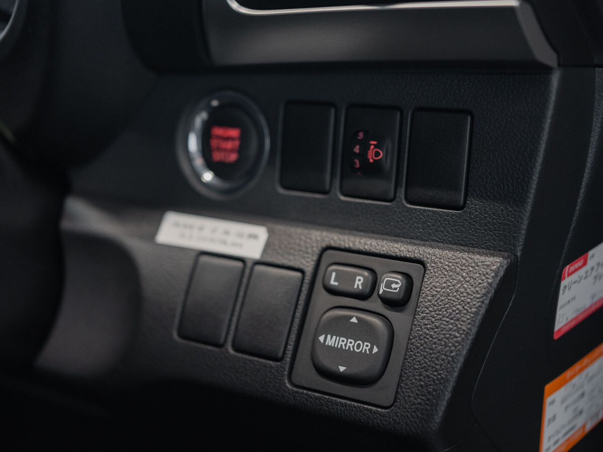 Toyota Ractis 2011 - фото автомобиля